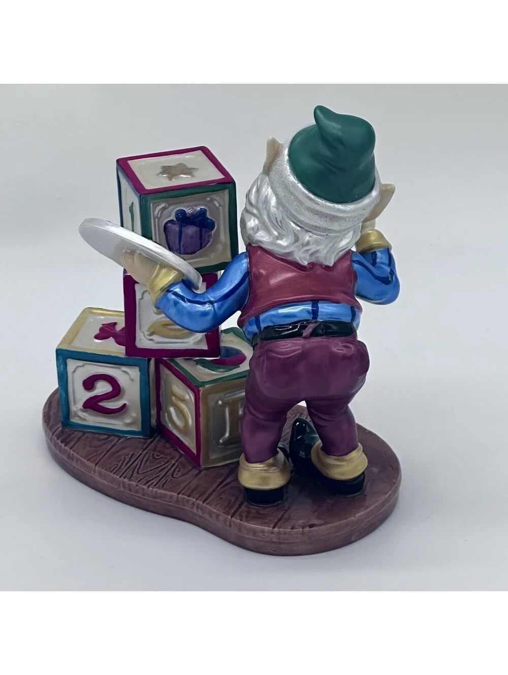 N/A porcelain figurine
